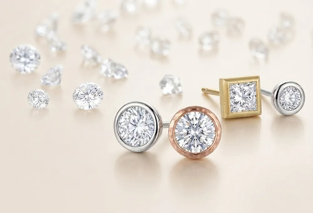 Men’s wedding bands in platinum, gold, and mixed metals with modern textures — SAMA jewelry